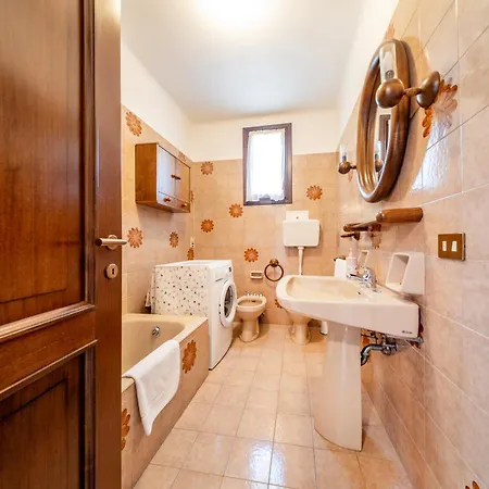 تشارمينغ بيلاجيو