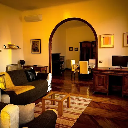 Charming Apartment *